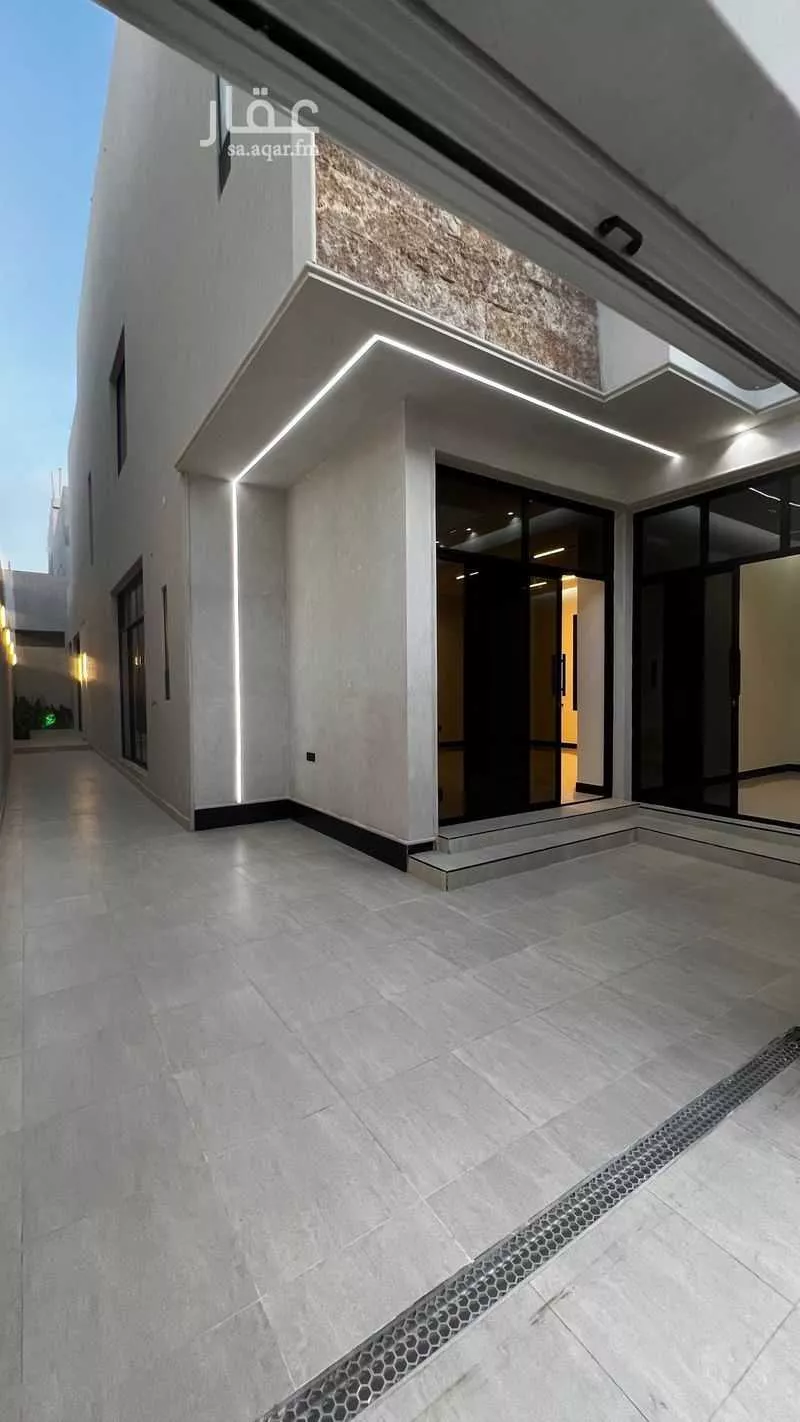 5 bedroom villa in Al Rimal 3