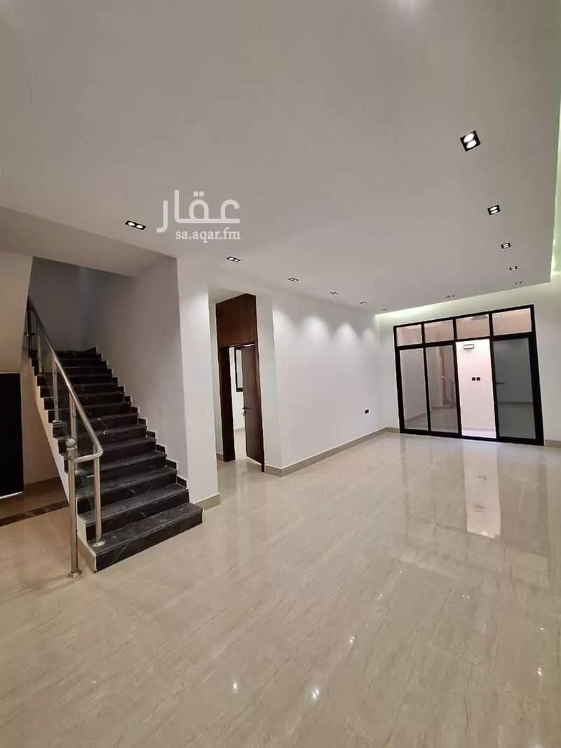 فيلا 6 غرف في العريجاء الغربية 3