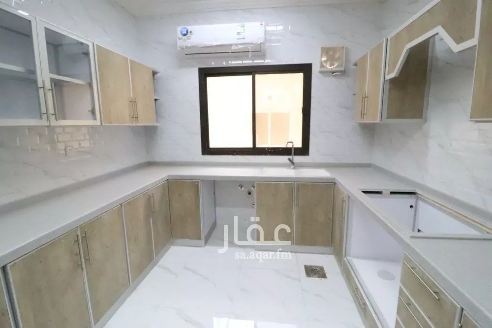 شقة 4 غرف في الروضة، جدة 14