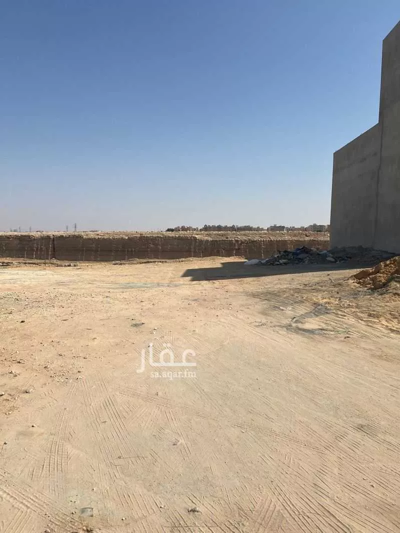 611 sqm land in Dhahrat Laban 3