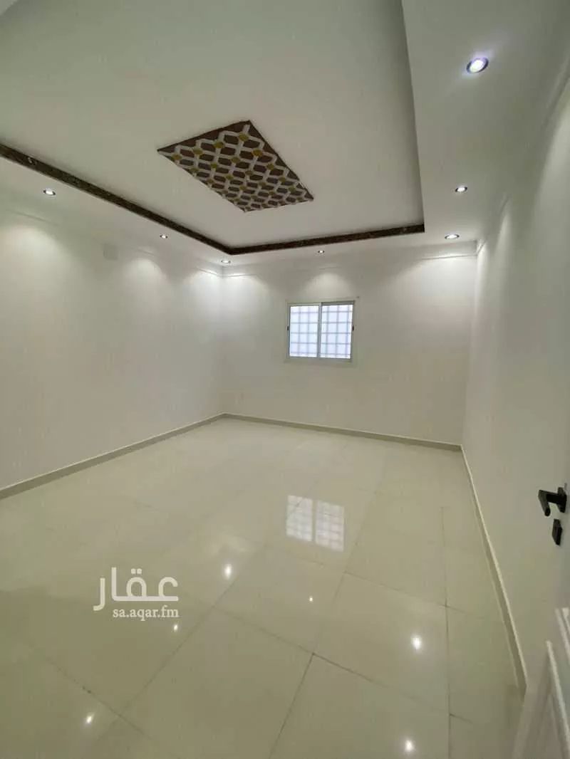 فيلا 8 غرف في الرمال 4