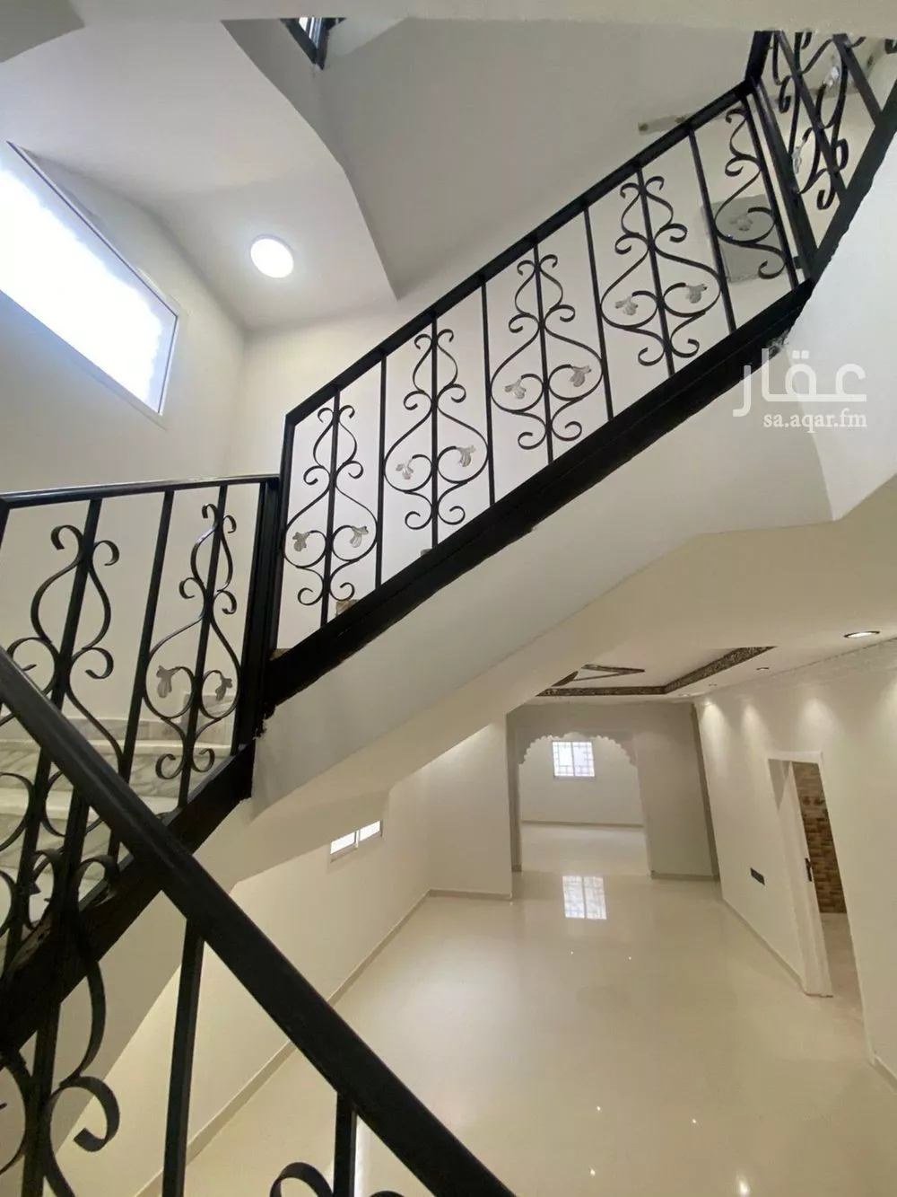 فيلا 15 غرف في الرمال 5