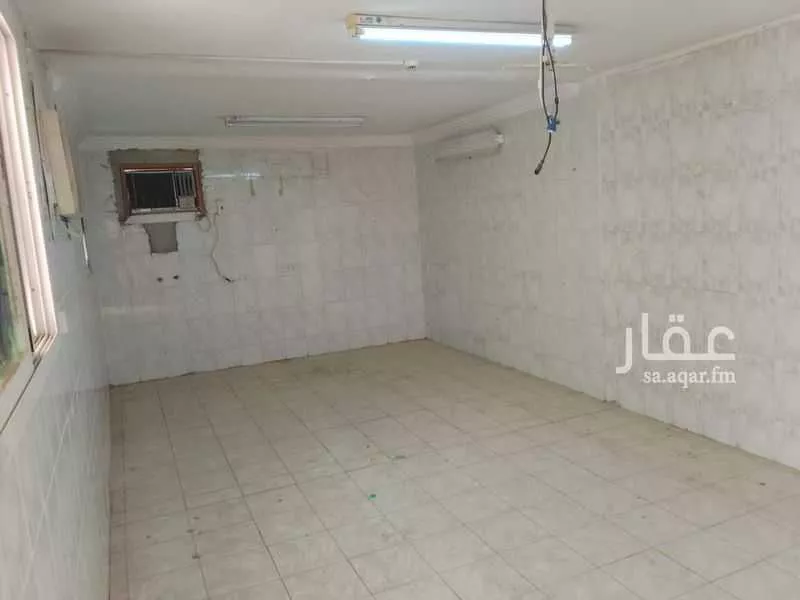 فيلا 35 غرف في العريجاء الغربية 4