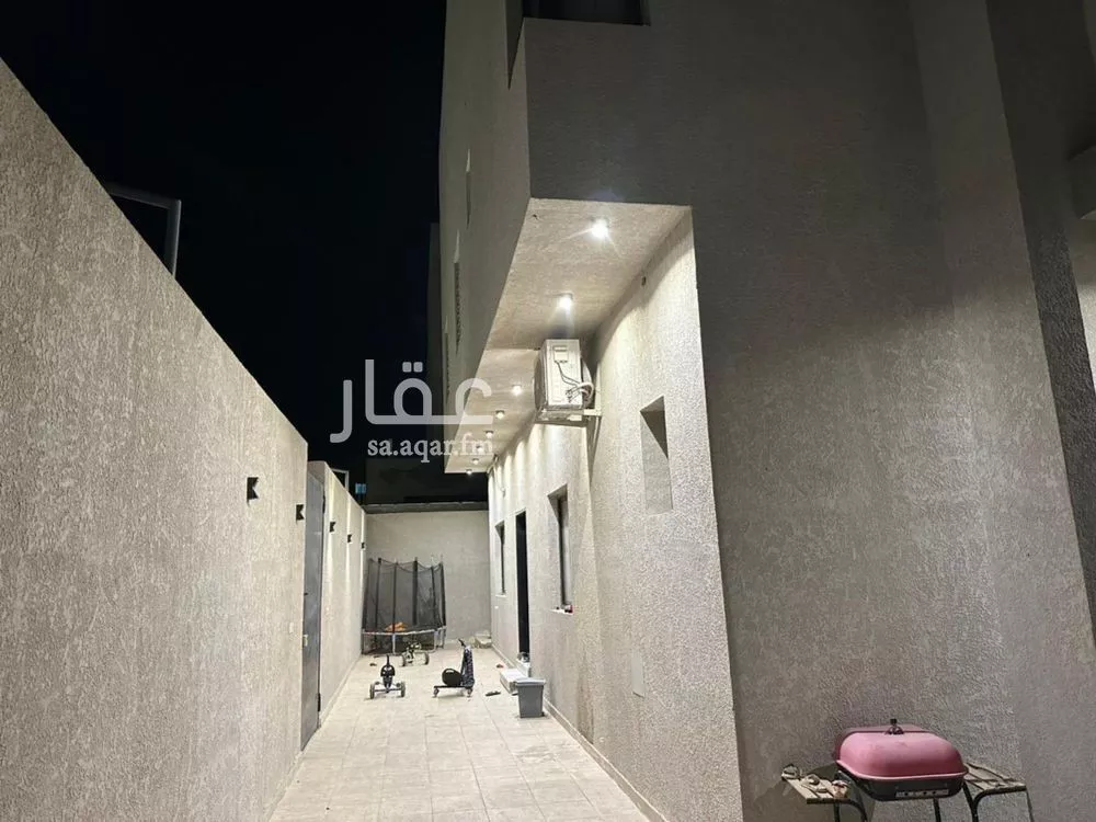 فيلا 7 غرف في المهدية 5