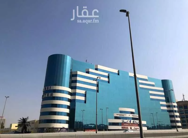 محل 74 م² في الرويس 2