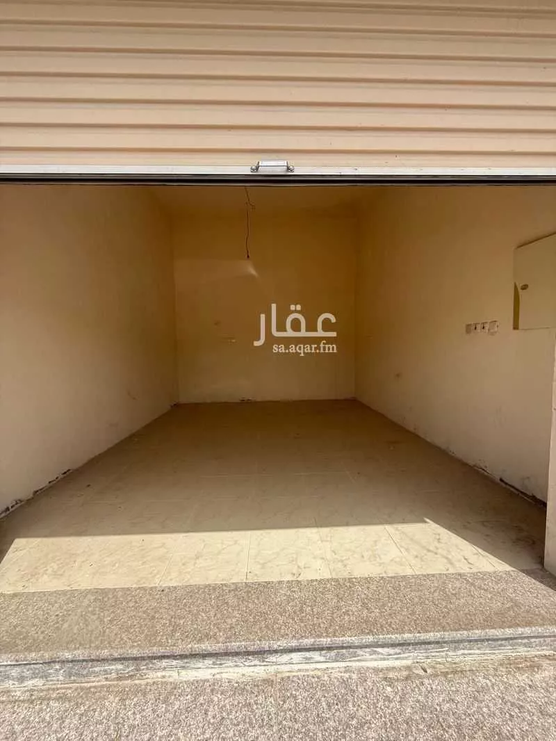 932 sqm warehouse in Al Sadd 5