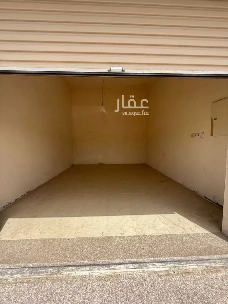 932 sqm warehouse in Al Sadd 4