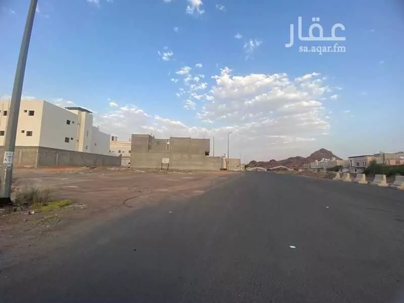 أرض 300 م² في الدفاع 2