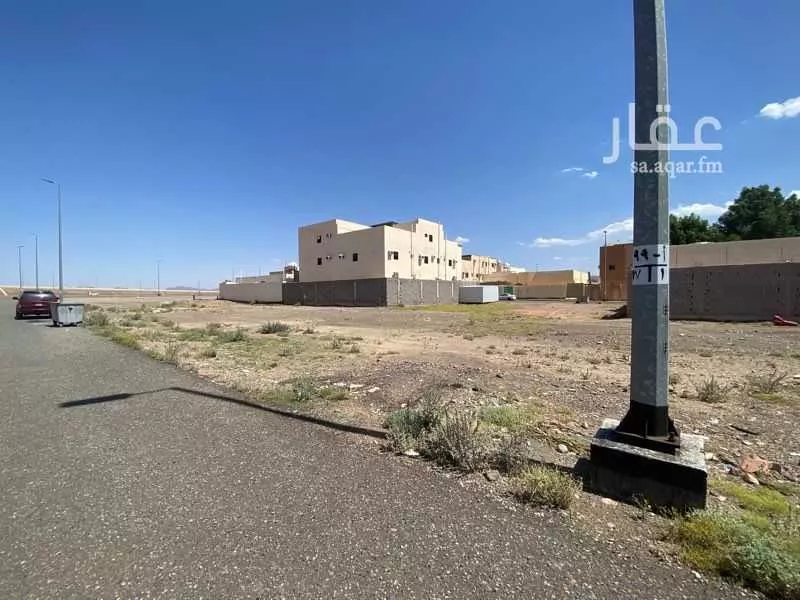 أرض 587 م² في المطار 2