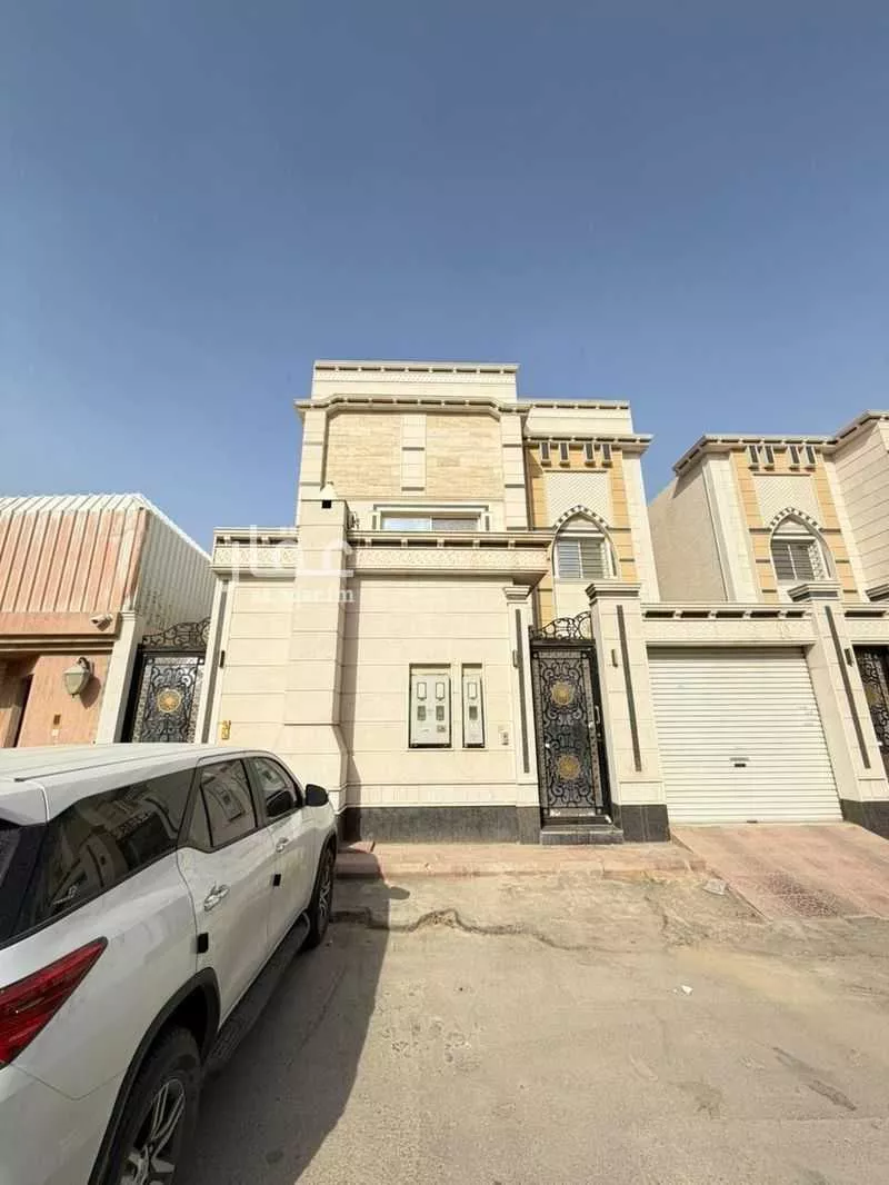 3 bedroom floor in Al Khaleej 1