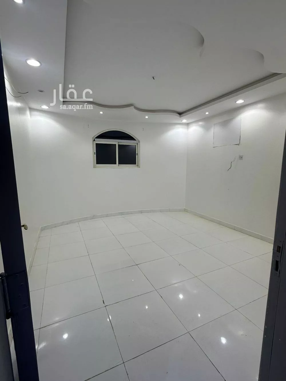 دور 6 غرف في عكاظ