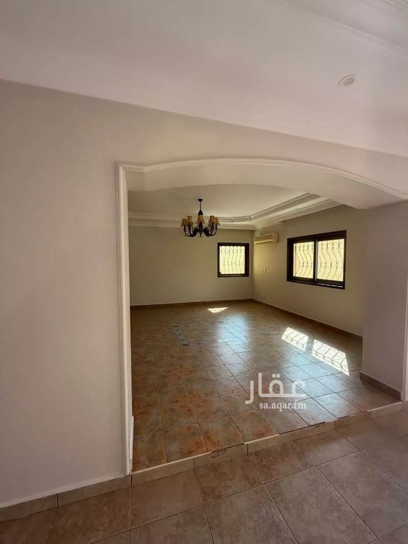 8 bedroom villa in East Beach 2