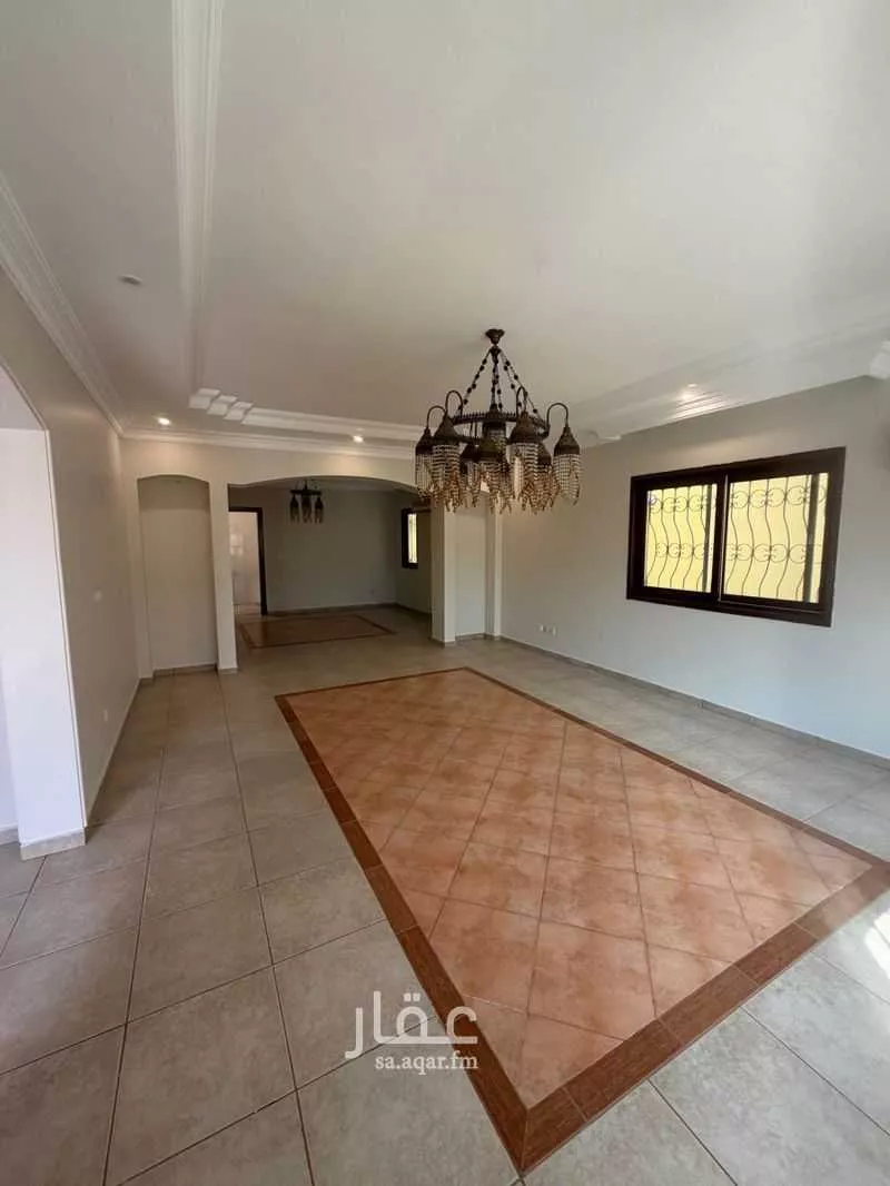 8 bedroom villa in East Beach 3