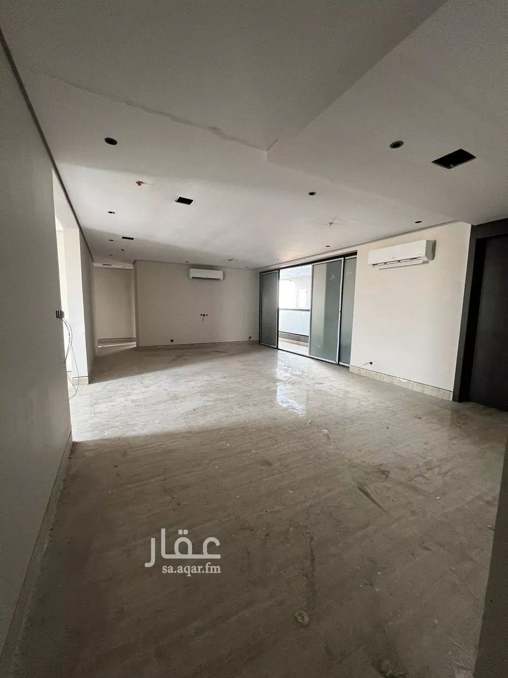 شقة 5 غرف في ضاحية الملك فهد 4