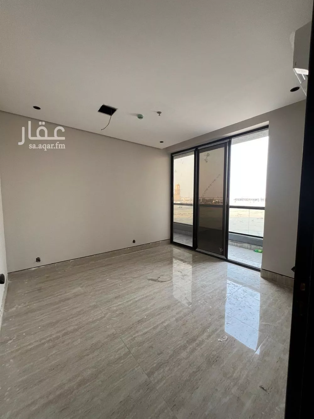 شقة 5 غرف في ضاحية الملك فهد 5