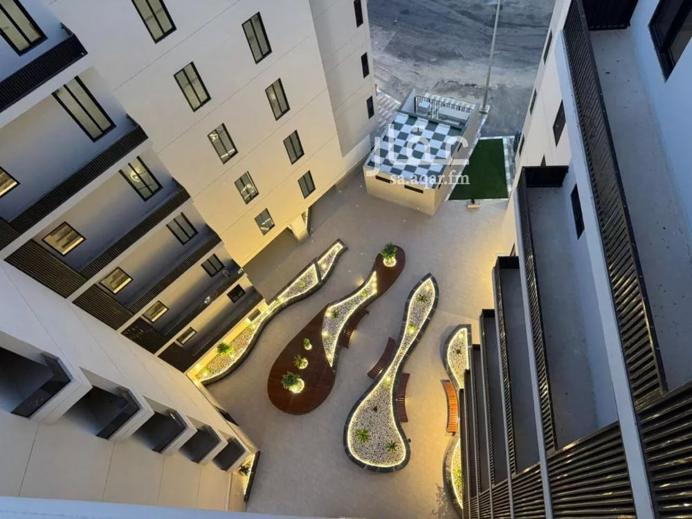 4 bedroom apartment in Ash Shati Al Gharbi, Eastern Province 7