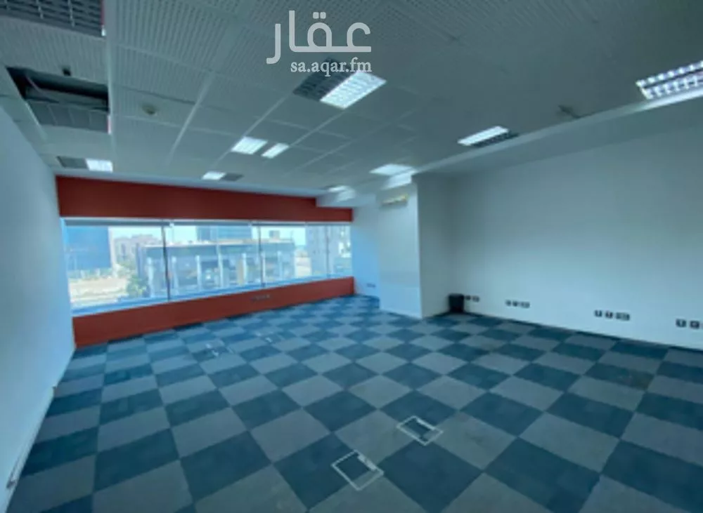 مكتب 767 م² في الرويس 1