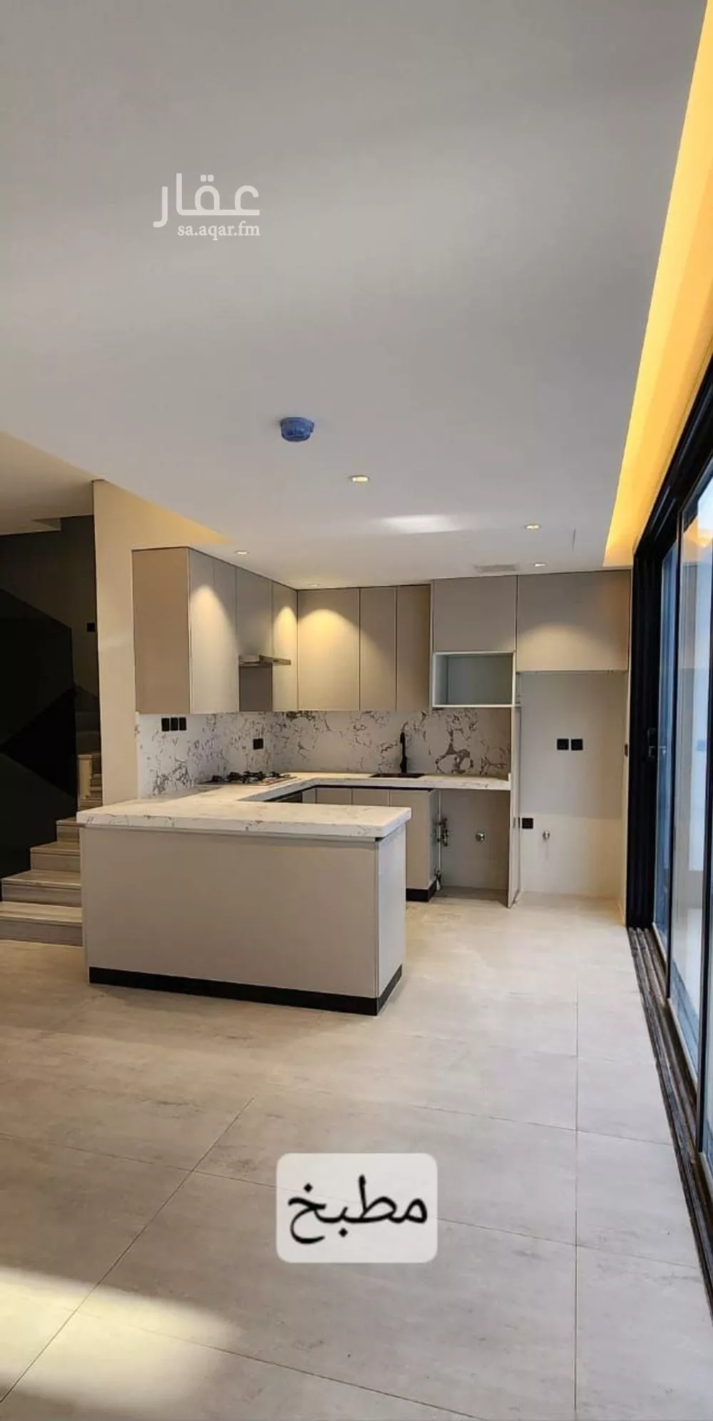 فيلا 5 غرف في العارض 4