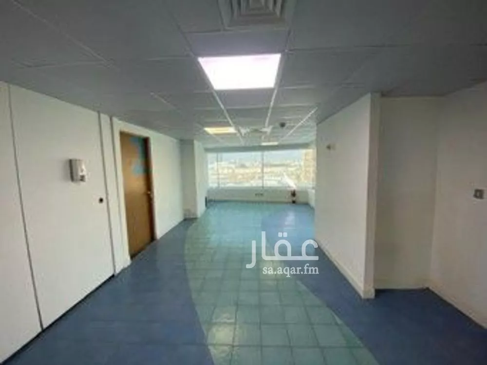 مكتب 767 م² في الرويس 2