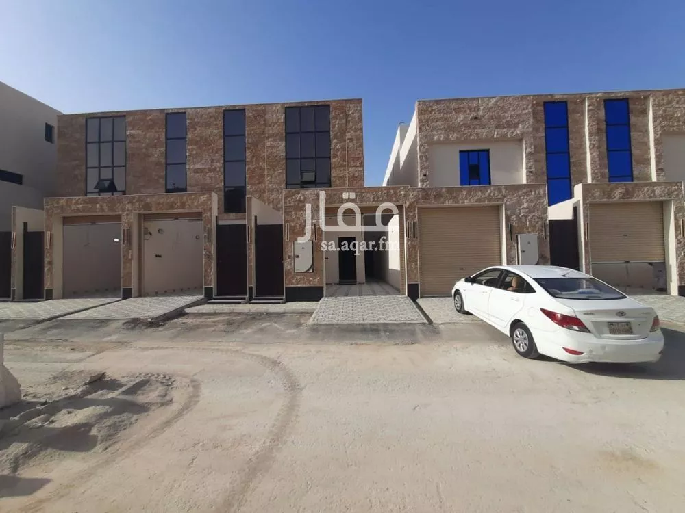 4 bedroom floor in Tuwaiq 1