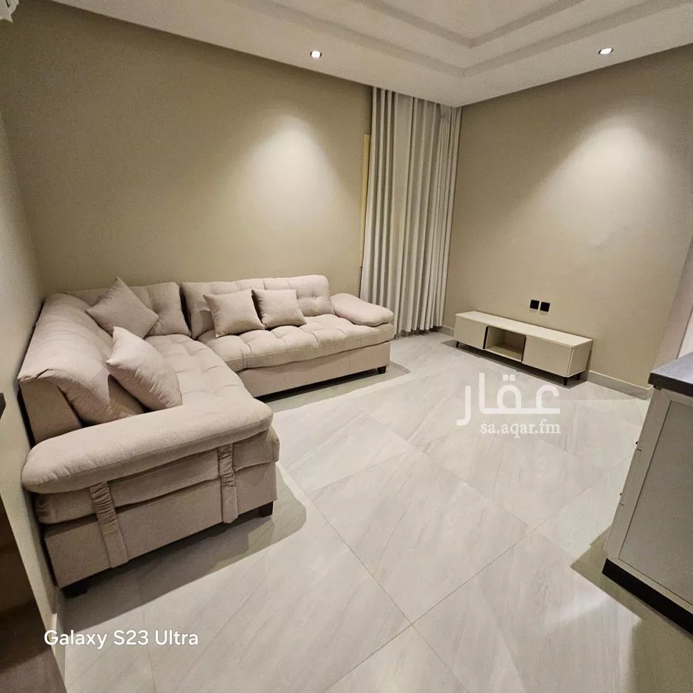 شقة 1 غرف في الملقا 4