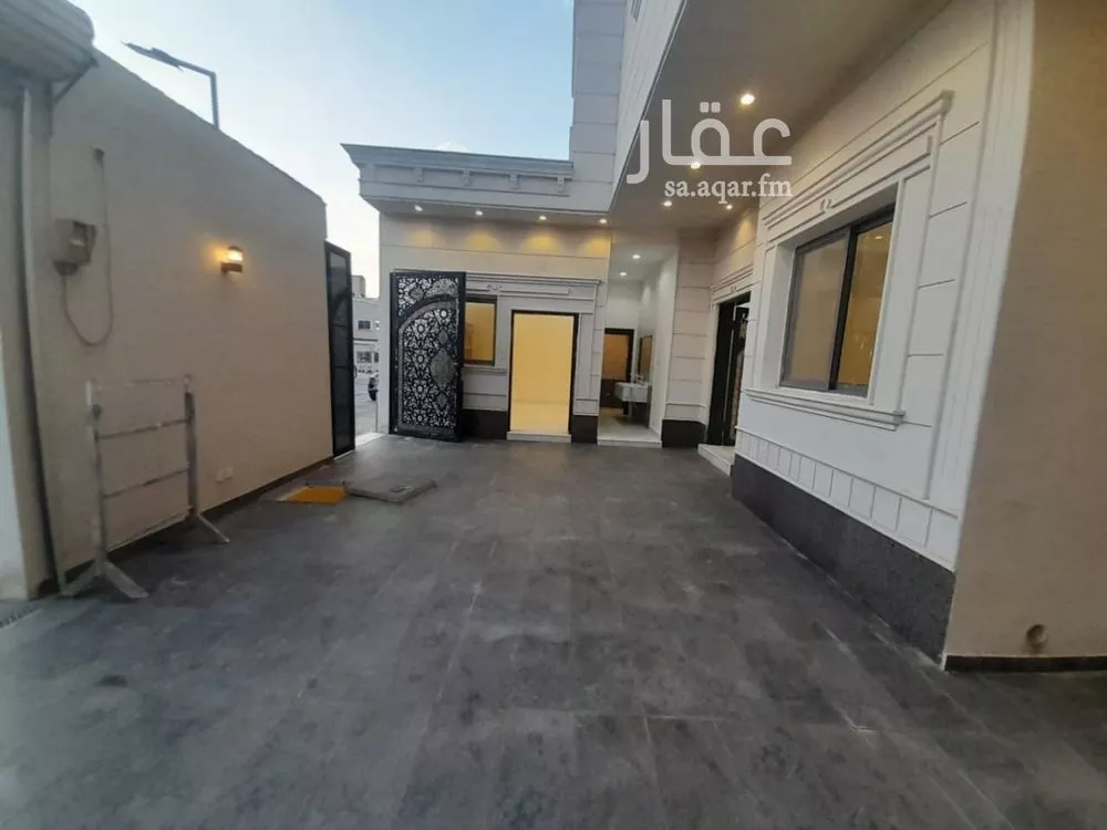 شقة 5 غرف في العارض 3