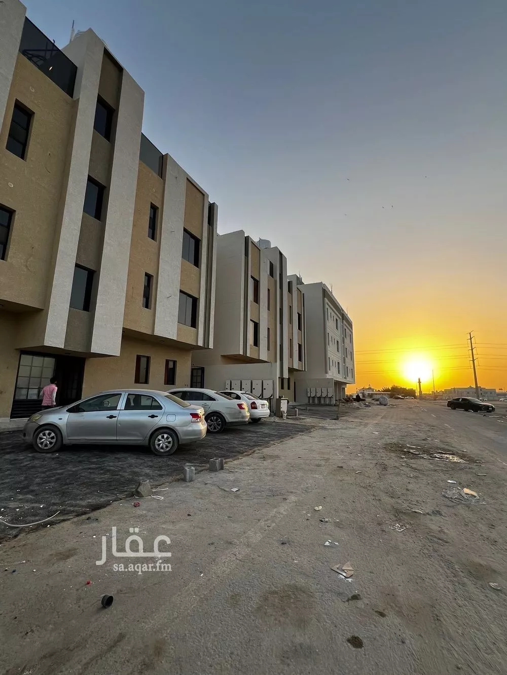 شقة 6 غرف في الندى 1