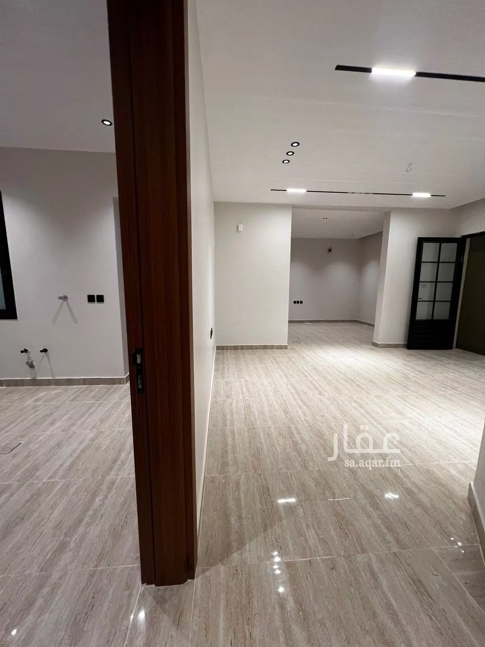 شقة 6 غرف في الندى 3