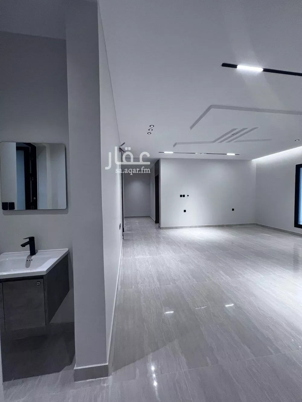 شقة 5 غرف في الندى 3