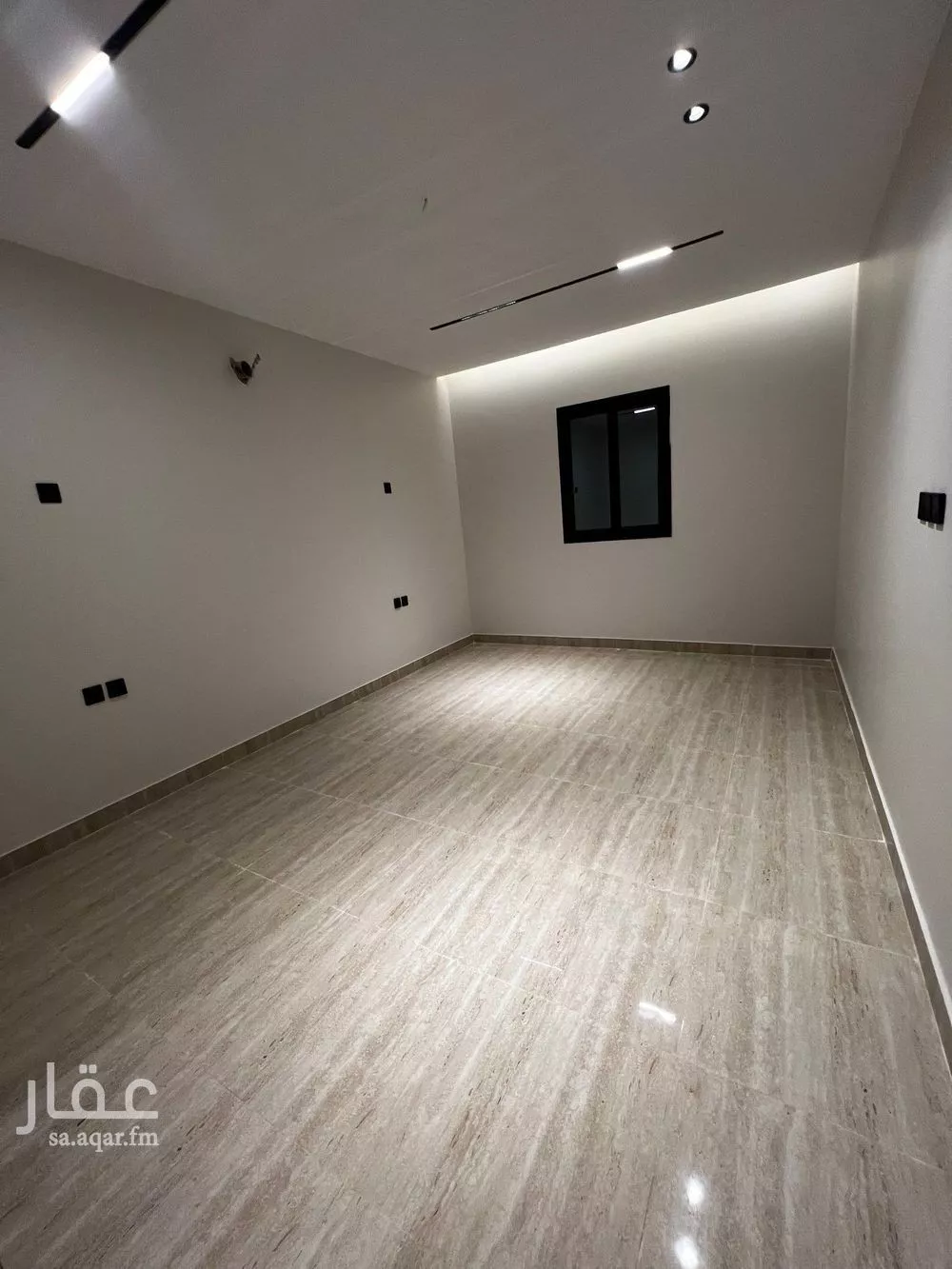 شقة 6 غرف في الندى 4