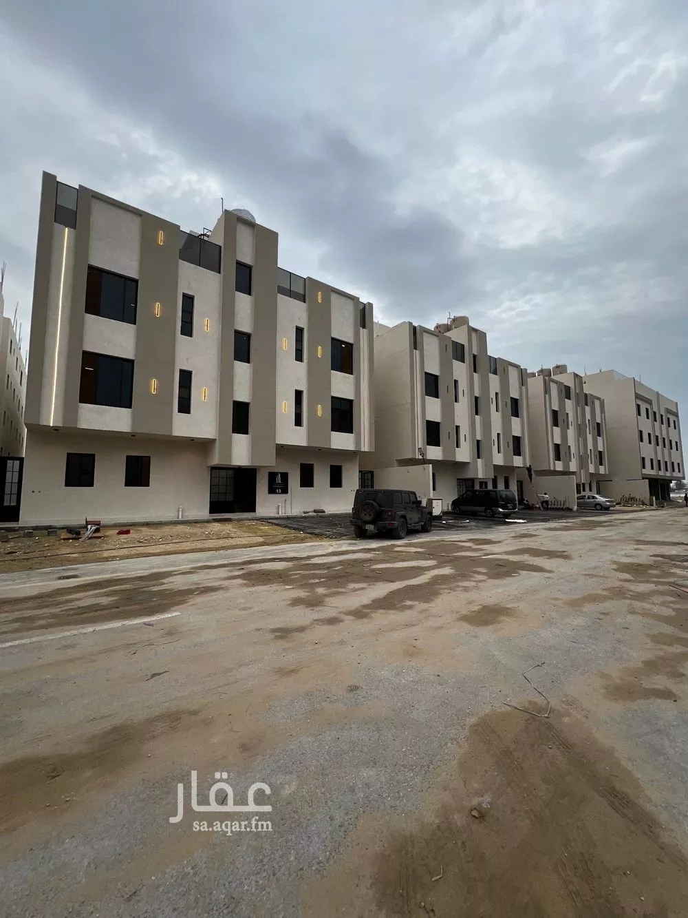 شقة 6 غرف في الندى 1