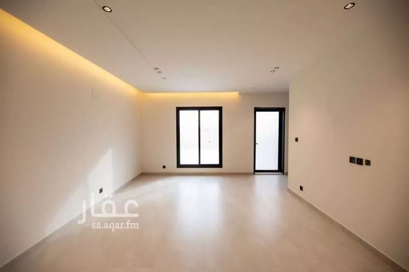 فيلا 4 غرف في الشرق 4