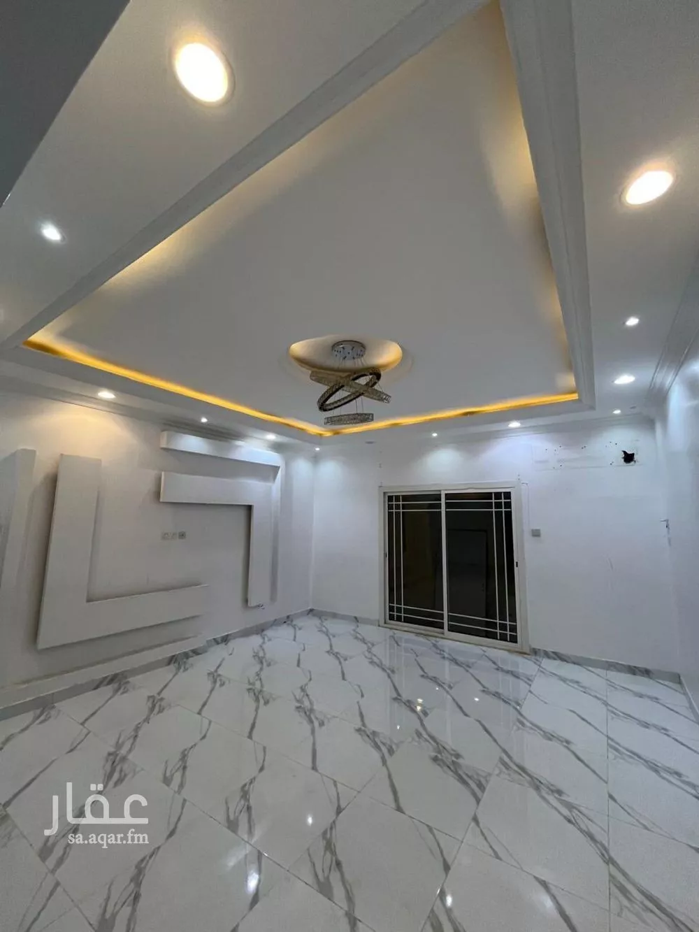 عمارة 420 م² في الدفاع 4