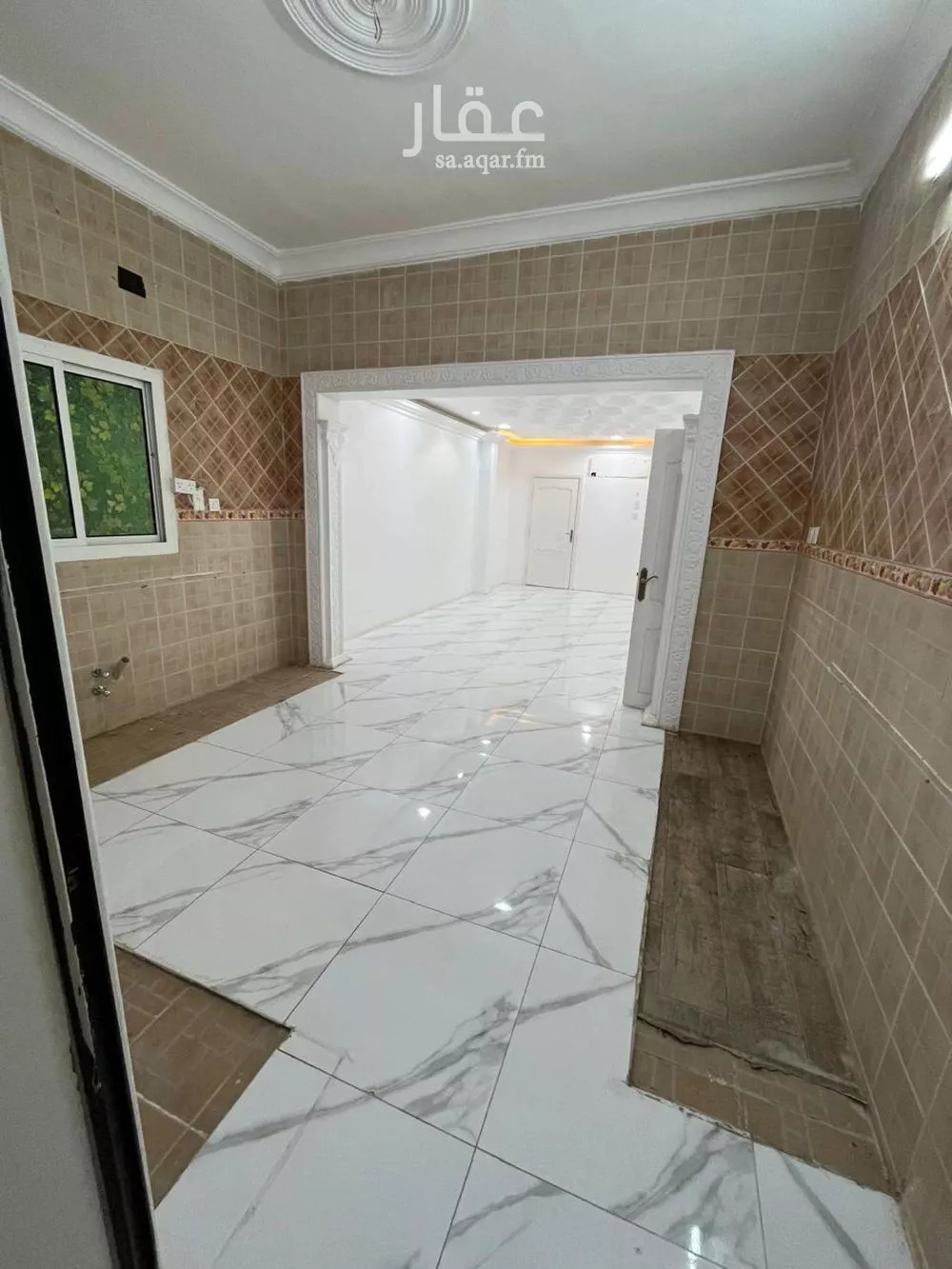 عمارة 420 م² في الدفاع 5