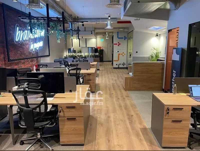 مكتب 4430 م² في الصحافة 4