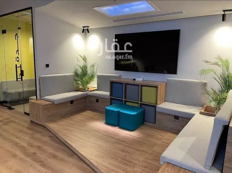 مكتب 4430 م² في الصحافة 3