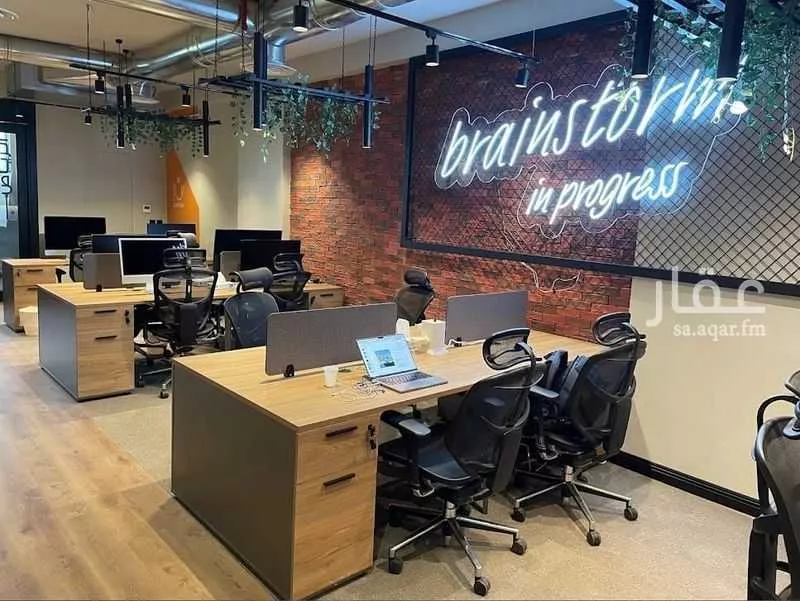 مكتب 4430 م² في الصحافة 5