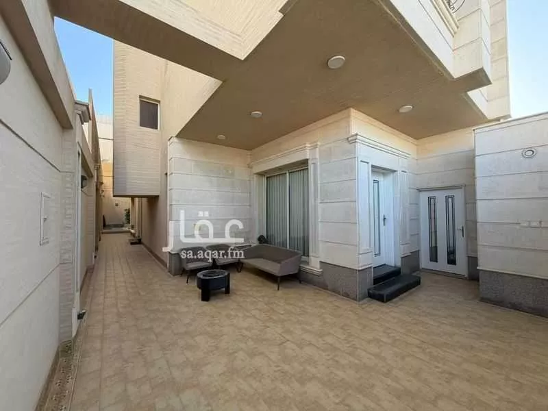 4 bedroom villa in Irqah, Riyadh 10