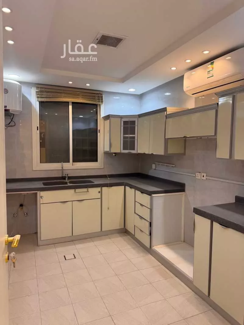 2 bedroom floor in Qurtubah 1