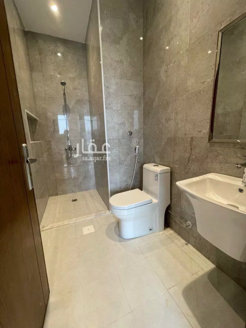 شقة 5 غرف في المروة 2