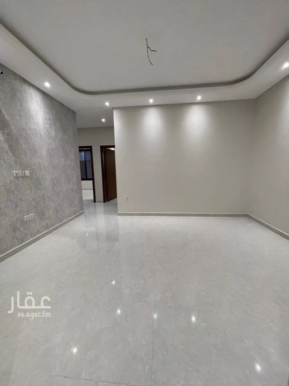 شقة 4 غرف في العزيزية 5