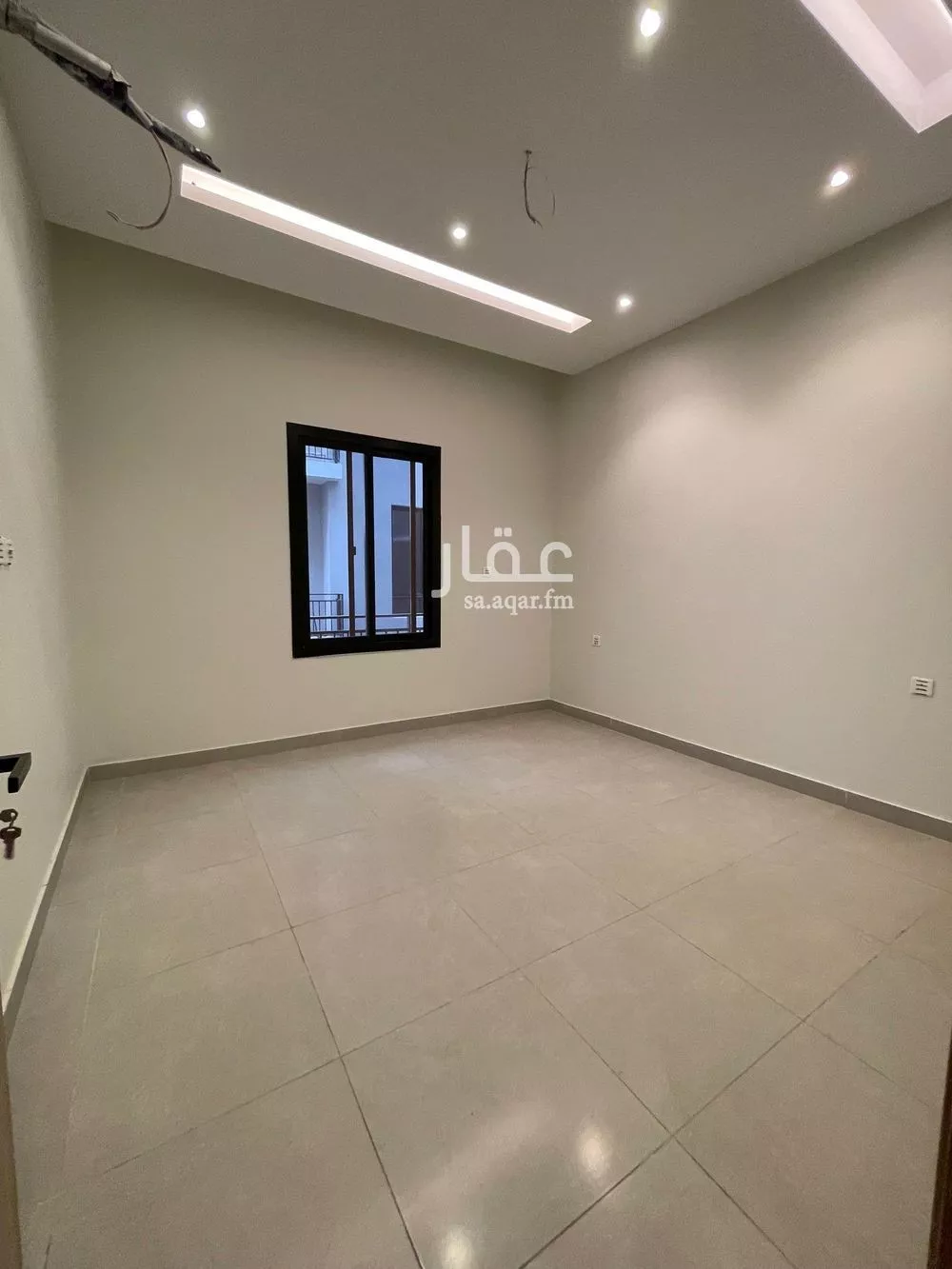 شقة 5 غرف في الورود 5