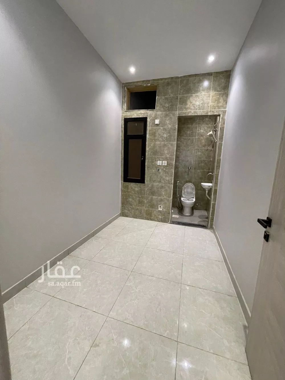 شقة 6 غرف في الورود 5