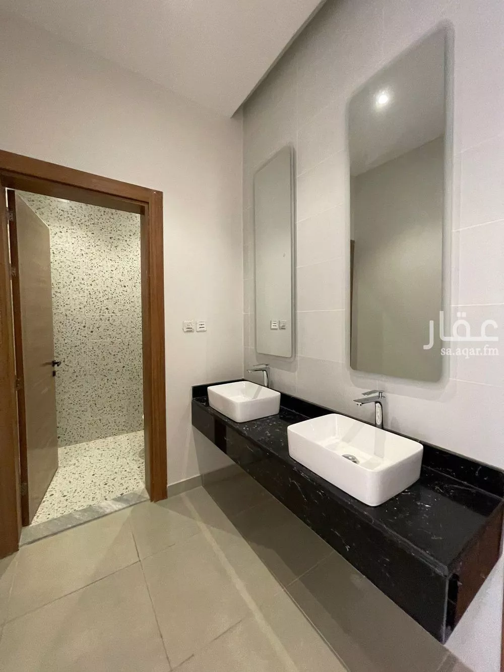 شقة 6 غرف في الورود 4