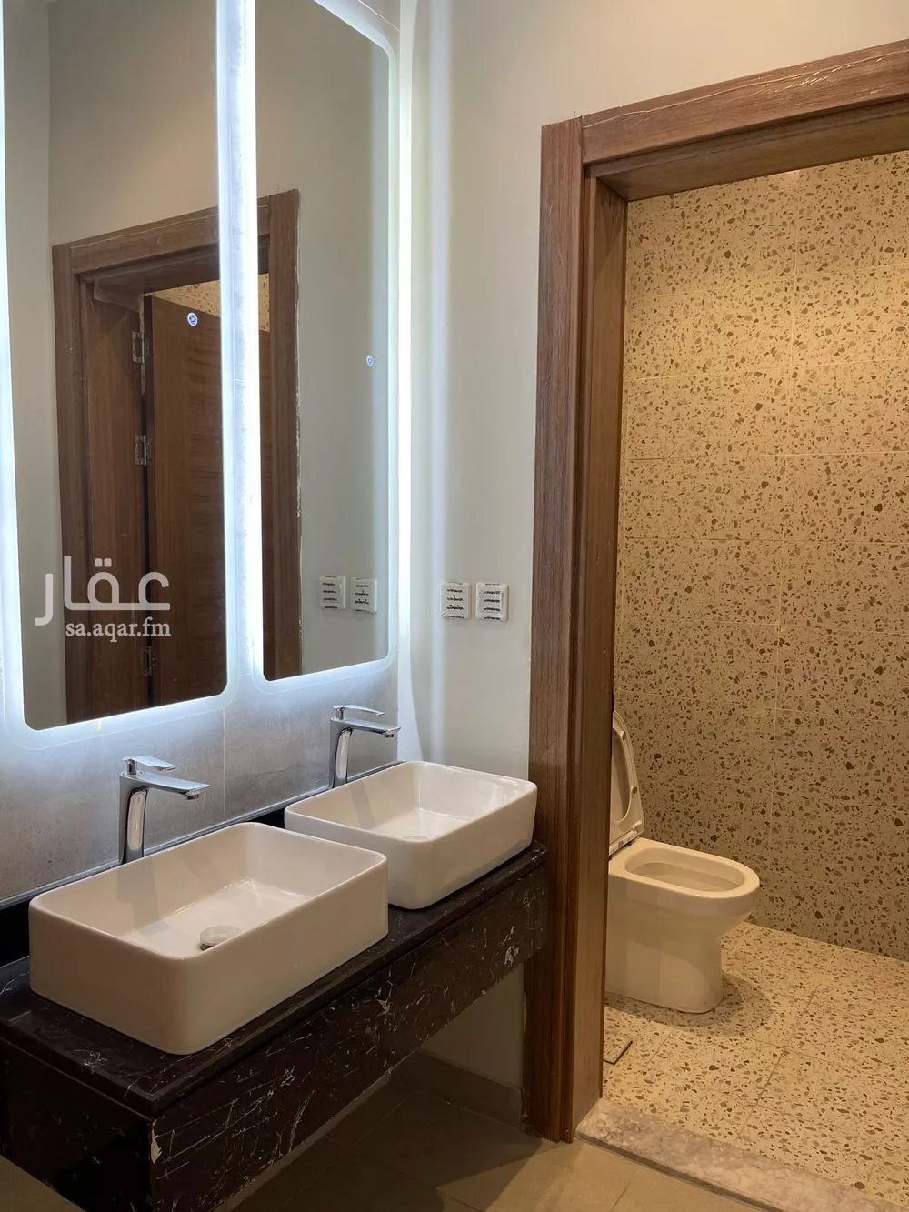 شقة 5 غرف في الورود 2