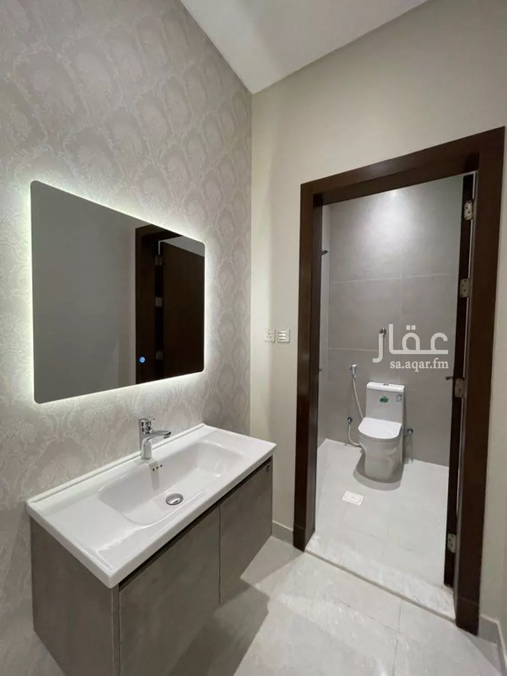 شقة 5 غرف في العزيزية 4