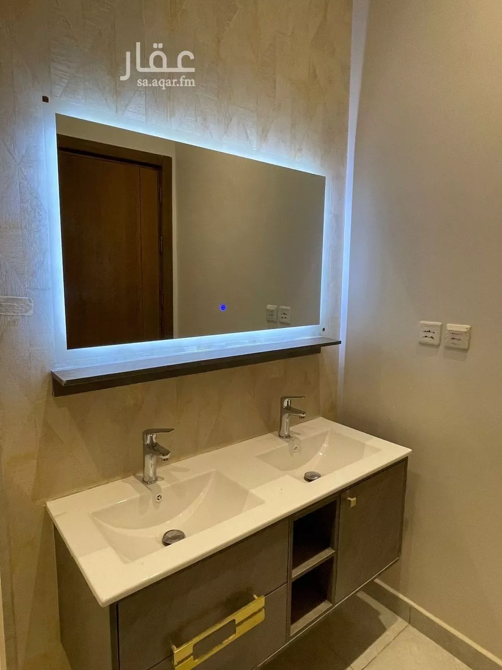 شقة 7 غرف في الورود 3