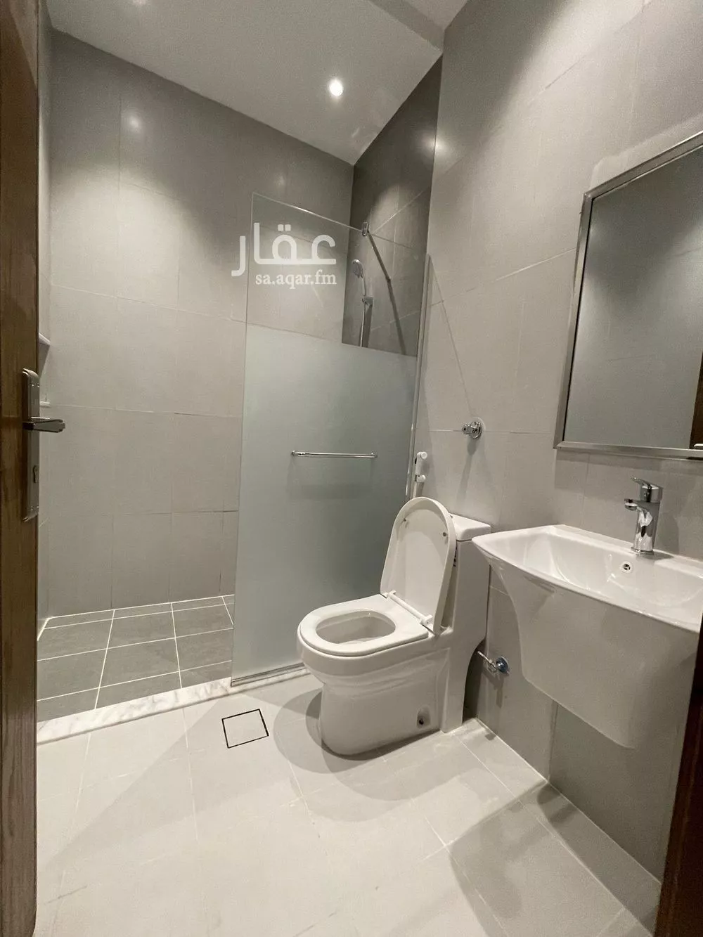 شقة 7 غرف في الورود 3