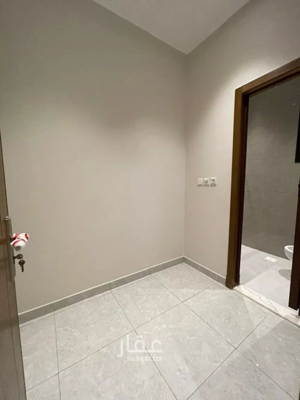 شقة 5 غرف في الورود 5