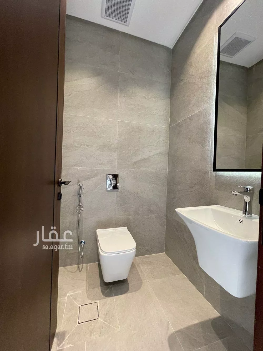 شقة 4 غرف في السلامة 3